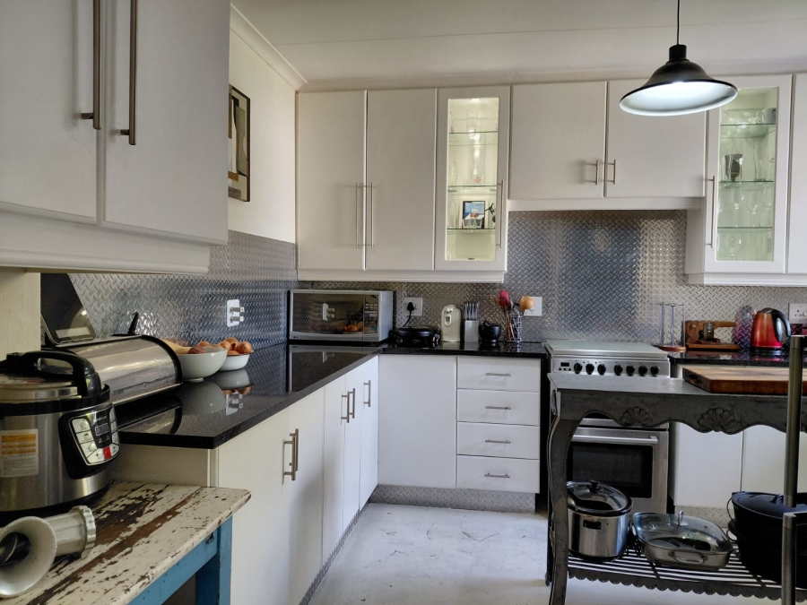 2 Bedroom Property for Sale in Wavecrest Eastern Cape
